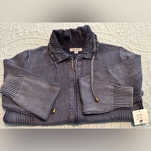 Women’s zip up sweater